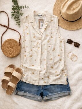 Eddie Bauer Sleeveless Button Front Top | Ivory Palm Print | Size Small | NWT